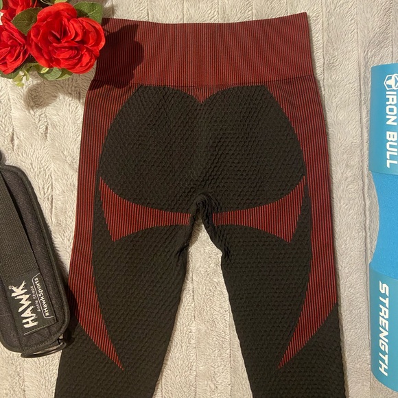 Red & Black Amazon Workout Set - Picture 7 of 12